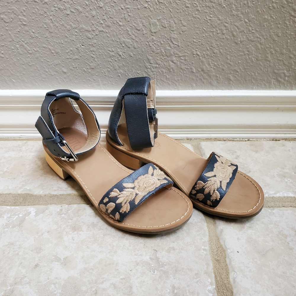 Latigo Leather Heeled Sandal Like New